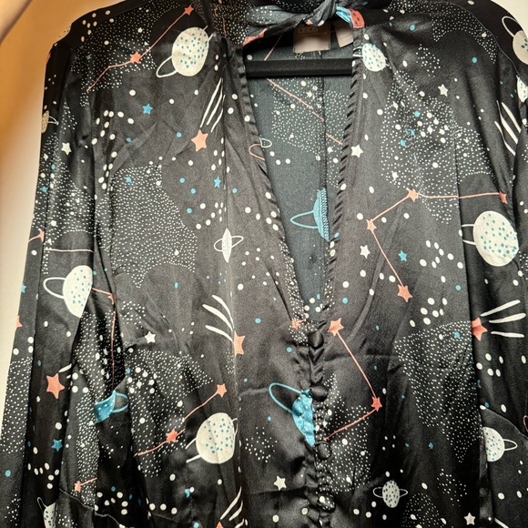 ASOS DESIGN Curve star and moon maxi dress with fluted sleeve - Picture 8 of 11